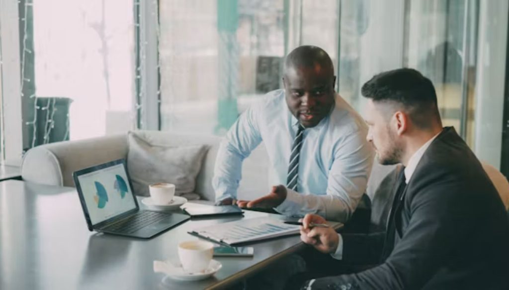 2 hommes qui font du business